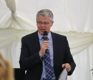 16B8904 Mike Cattermole