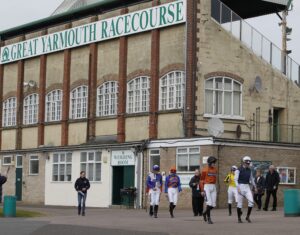 20J6762 Yarmouth jockeys