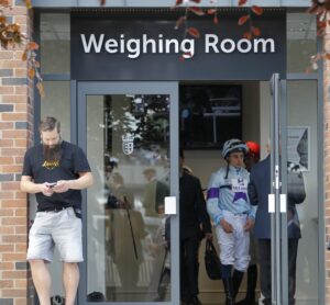 20J8755 William Buick