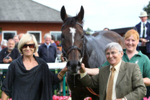 C16B4371 Willie Carson   Danvilla