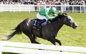 20J3425 Running Lion