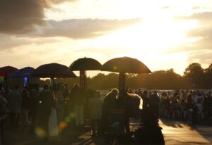 20J9858 Sun going down at Windsor