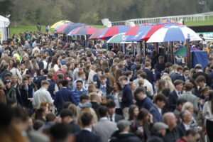 20J4050 Uttoxeter   Students   Betting Ring