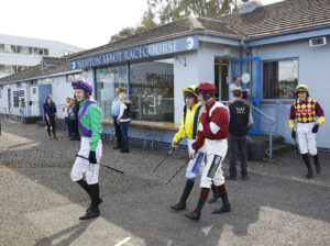 96E0115 Newton Abbot jockeys