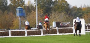 78F0502 Over the last at Kempton