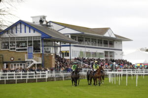 20J5917 At The Start At Windsor
