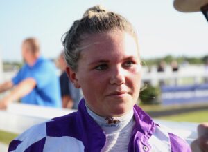 B96E9429 Olive Nicholls