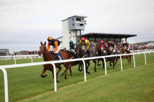 B96E0033 Ffos Las stands bend