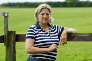 16B9183 Eve Johnson Houghton