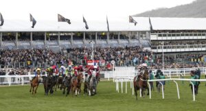 20J0767 Crowds at Cheltenham