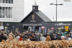 20J1985 Guinness Village
