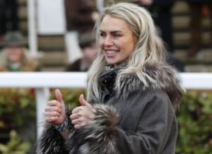 20J9702 Rebecca Curtis