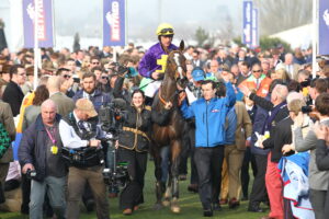 C16B8627 Lord Windermere