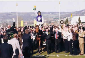 R001 001 Kicking King