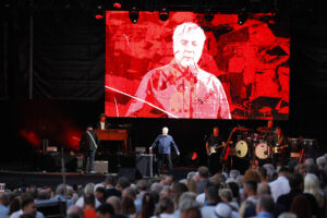 78F6493 Sir Tom Jones