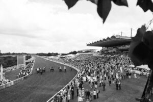 BK1A3124 Goodwood start bw