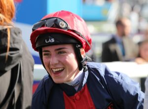 FU0E5837 Lauren Young