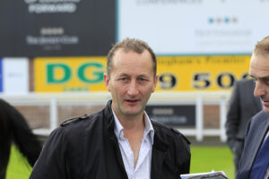 16B1454 Declan Carroll