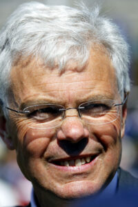 16B3830 Hughie Morrison