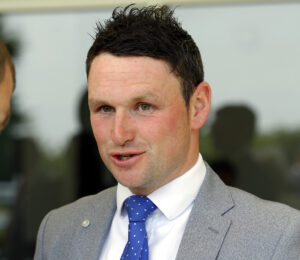 16B4886 David Loughnane