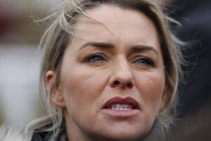 16B9182 Rebecca Curtis