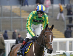 78F3279 Torn And Frayed