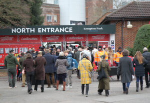 EN4D9875 Kempton Park crowds