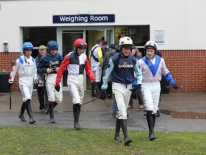 FU0E9840 Peterborough Chase jockeys