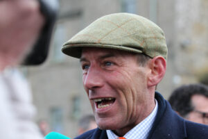 FU0E6032 Johnson White