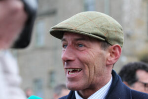 FU0E6033 Johnson White