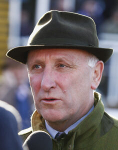 16B6183 Oliver Sherwood