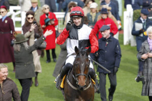 20J7949 Apolon De Charnie