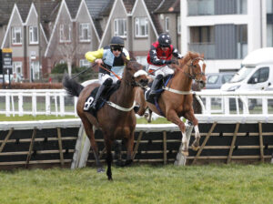 20J8077 As Fast As Wind [right]