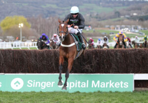 FU0E7176 Holloway Queen