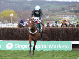 FU0E7177 Holloway Queen