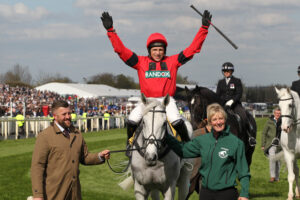 FU0E0232 Grey Dawning