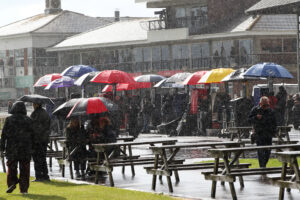 FU0E7793 Stratford rain