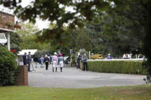 20J6491 Kempton jockeys
