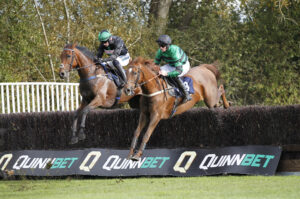 20J6736 Slaney Opera